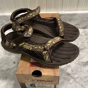 Women’s Teva Pretty stuffed Nylon 9
